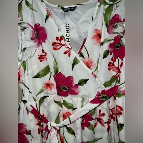 BloomChic Floral V-Neck Dress - Picture 4 of 11